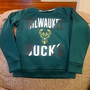 Milwaukee Bucks child's sweatshirt size 5/6